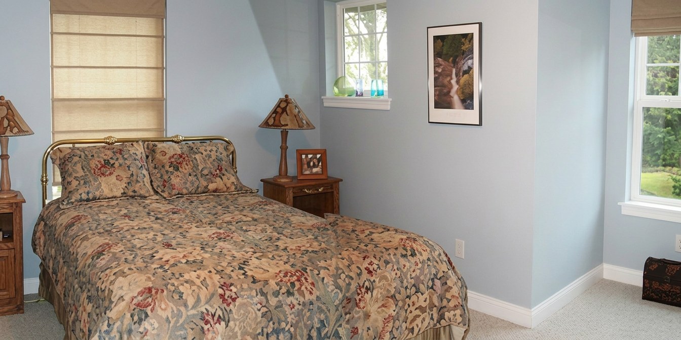 Bedroom with queen-size bed